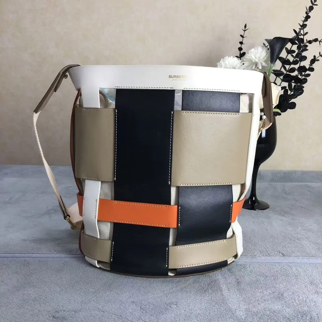 Pre-owned BURBERRY weave Crossbody Bags Basket Bucket Bag YAO00975