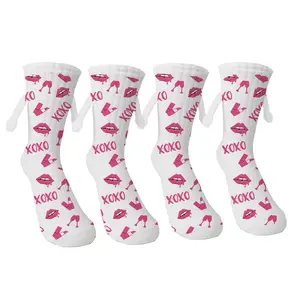 2 Pairs Valentine's Socks for Women, Magnetic Couple Holding Hand Socks, Funny Heart Socks for Girlfriend Wife, Gift for Her