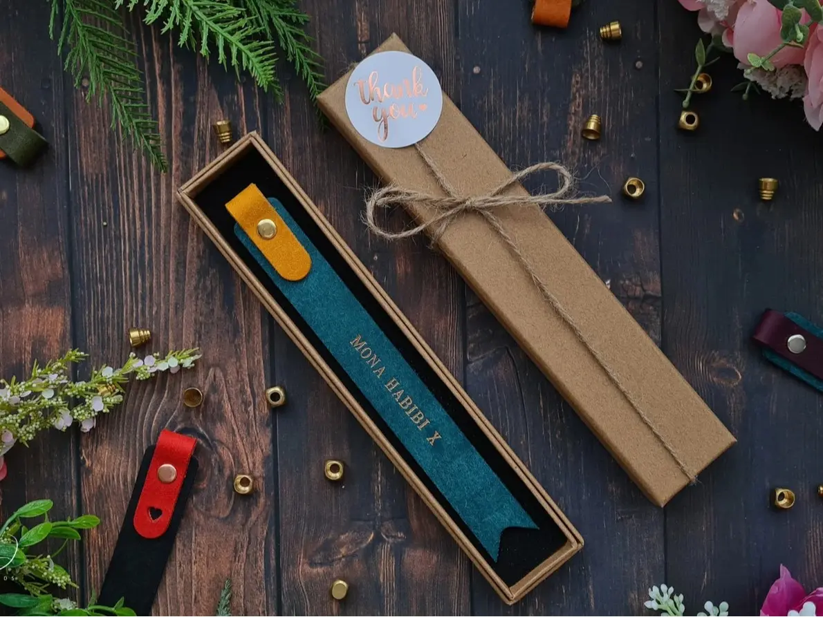 Handmade Personalised Leather Bookmark, Gifts For Him and Her, Teacher Gift, Mother's Day, Wedding Gift , Reading Gift, Anniversary Gift