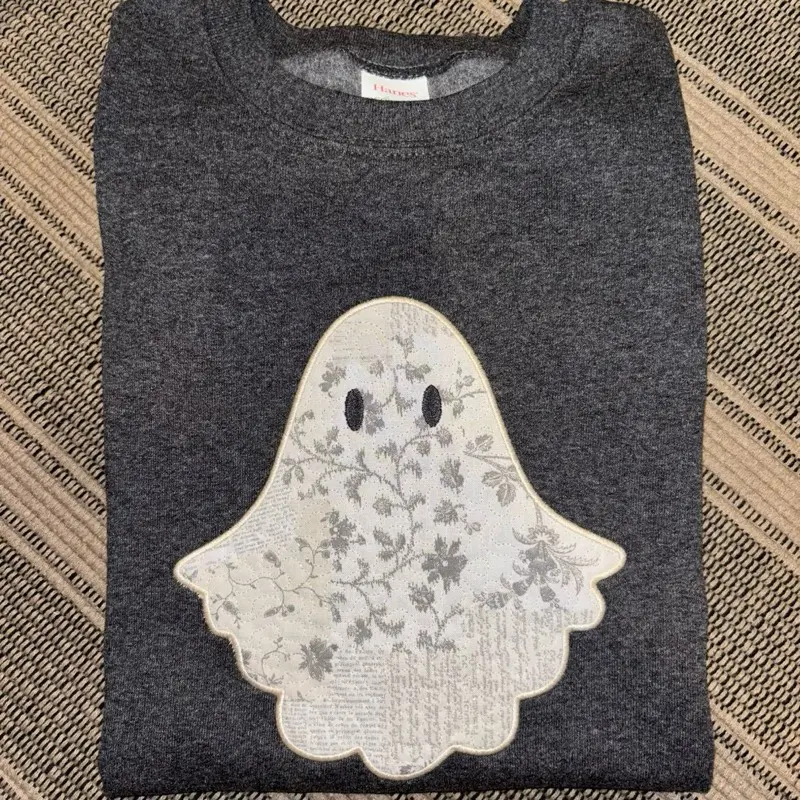 Vintage Patchwork Ghost Applique Hanes Sweatshirt Embroidered