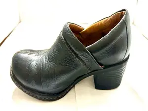 WOMENS BORN BLACK LEATHER SLIP ON CLOGS SHOES SZ US 7.5 Stylish Girl