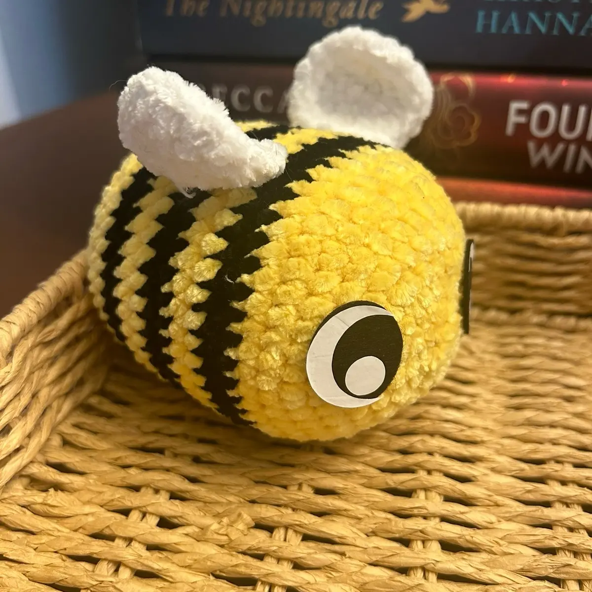 Crochet bee