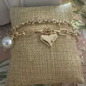 Heart and Pearl Brackets - 2 Heart and Pearl Brackets with Chain Design