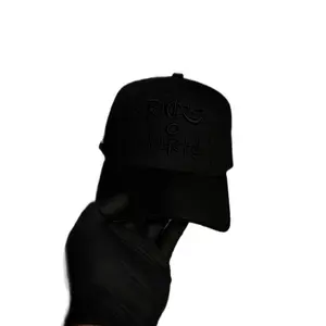 Gorra de Rico O M, Color Negra, Ajustable