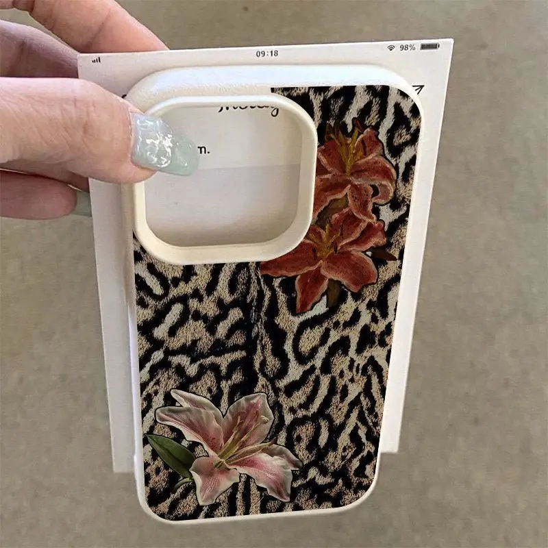 Elegant Lily Leopard Pattern Tpu Phone Case Cover, Anti-Drop Protection Soft Shell for iPhone 11/12/13/14 Pro Max/15 Pro/16 Plus/16 Pro Max