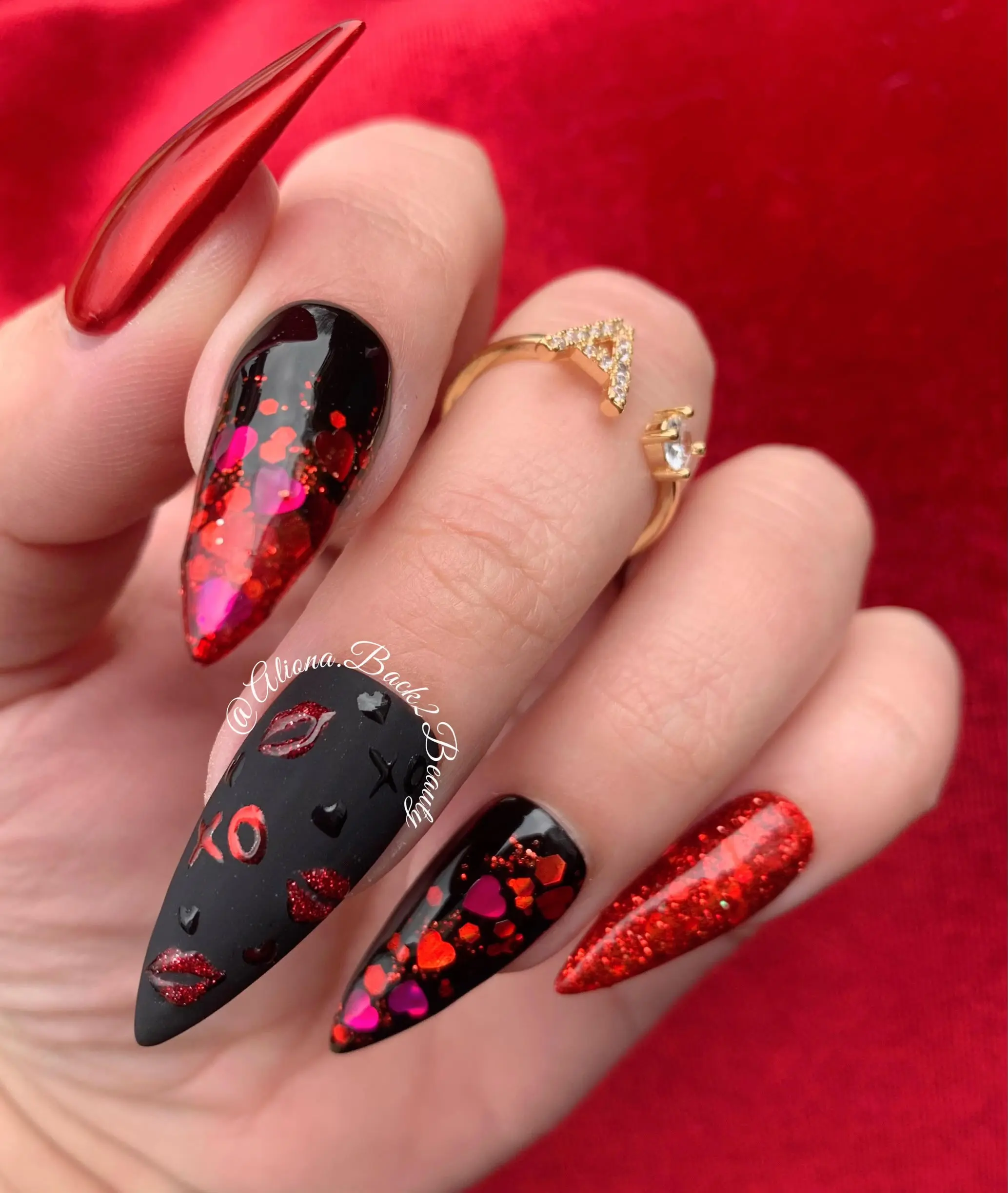 Hand Painted Red and Black Valentine's Day Press-on Nails, Glitter Reusable Valentines Press on Nails, Handmade Valentines Press on Nails, Luxury Fake Nails Kit