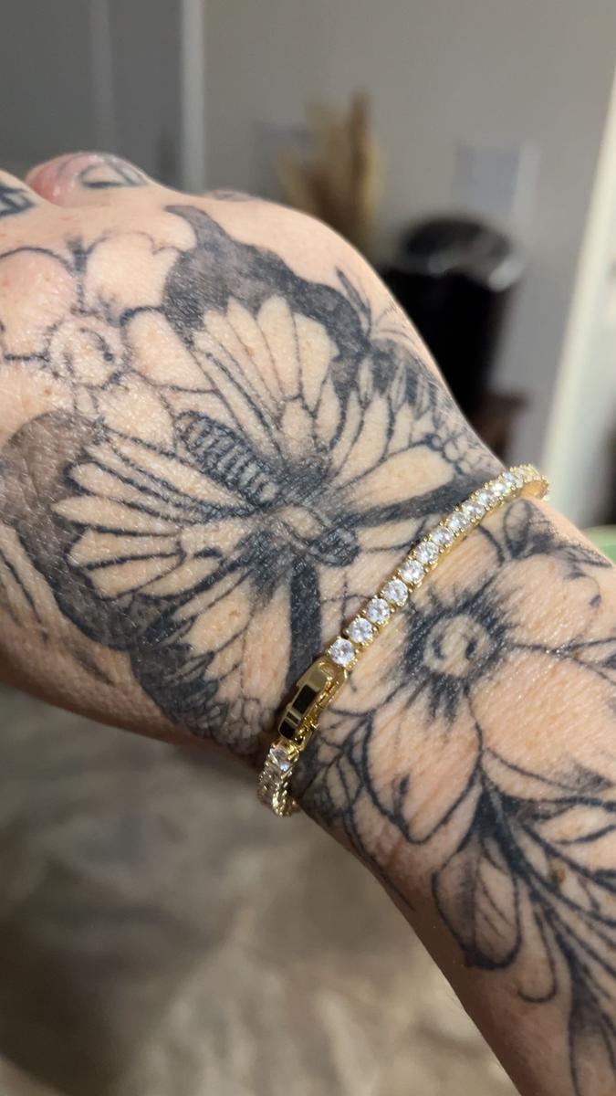 Item: White and Yellow Gold, 6.5 Inches