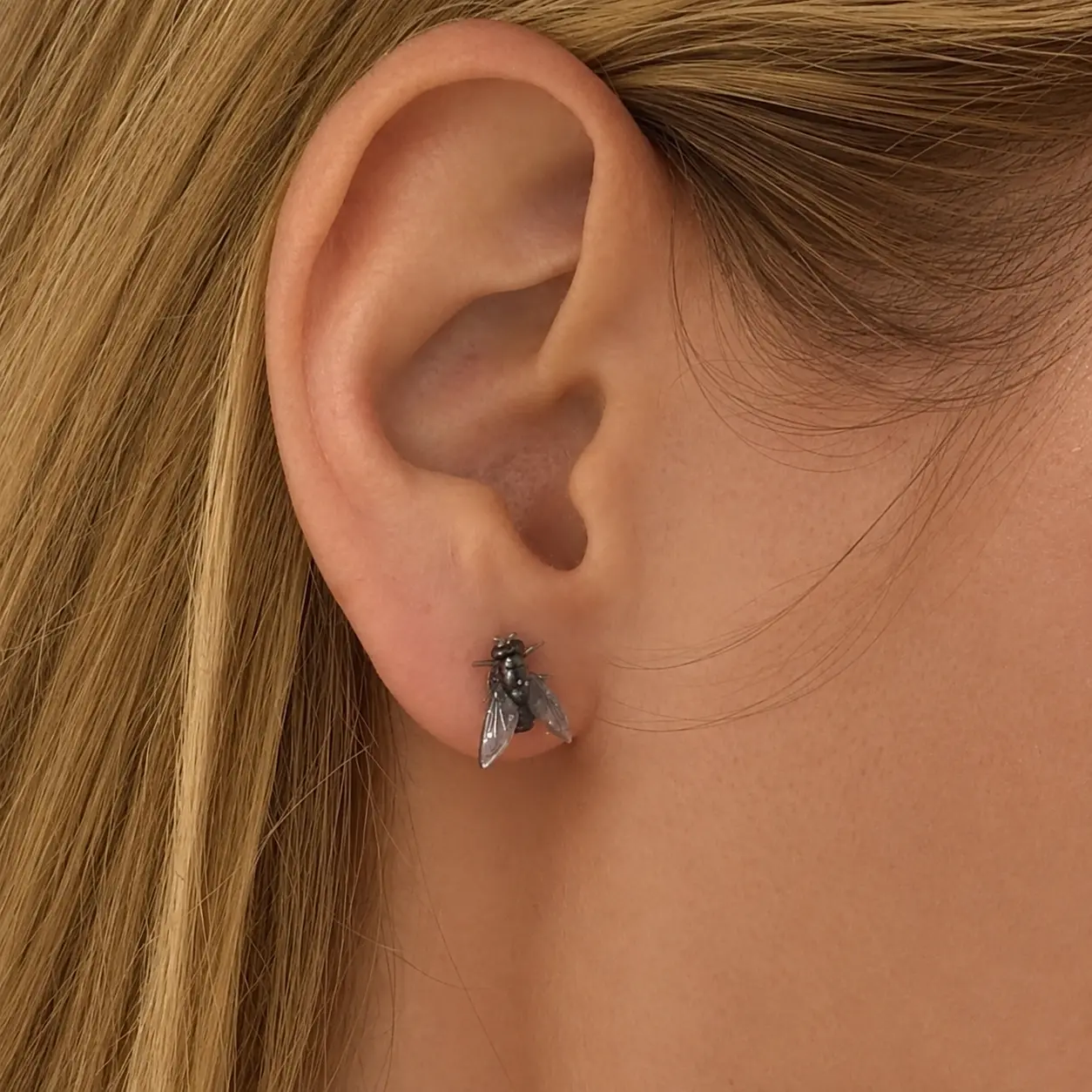 Threadless Push In Flat Back Earrings, Nose Studs, Helix & Cartilage Piercing Jewelry  Tiny Fly Stud Earrings, Flat Back Threadless Push In Piercing Jewelry