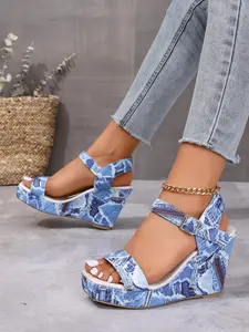 New summer women's thick-soled wedge heel sandals, anti-slip height-increasing sole, fashionable, elegant and Classy high-heeled Strap Heels sandals with a single strap buckle, daily wear and versatile women's shoes for outdoor wear, Strappy Sandal