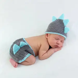 Newborn photography props - Dinosaur costume photography props - Dinosaur helmet - Baby photography clothing - Knitted clothing