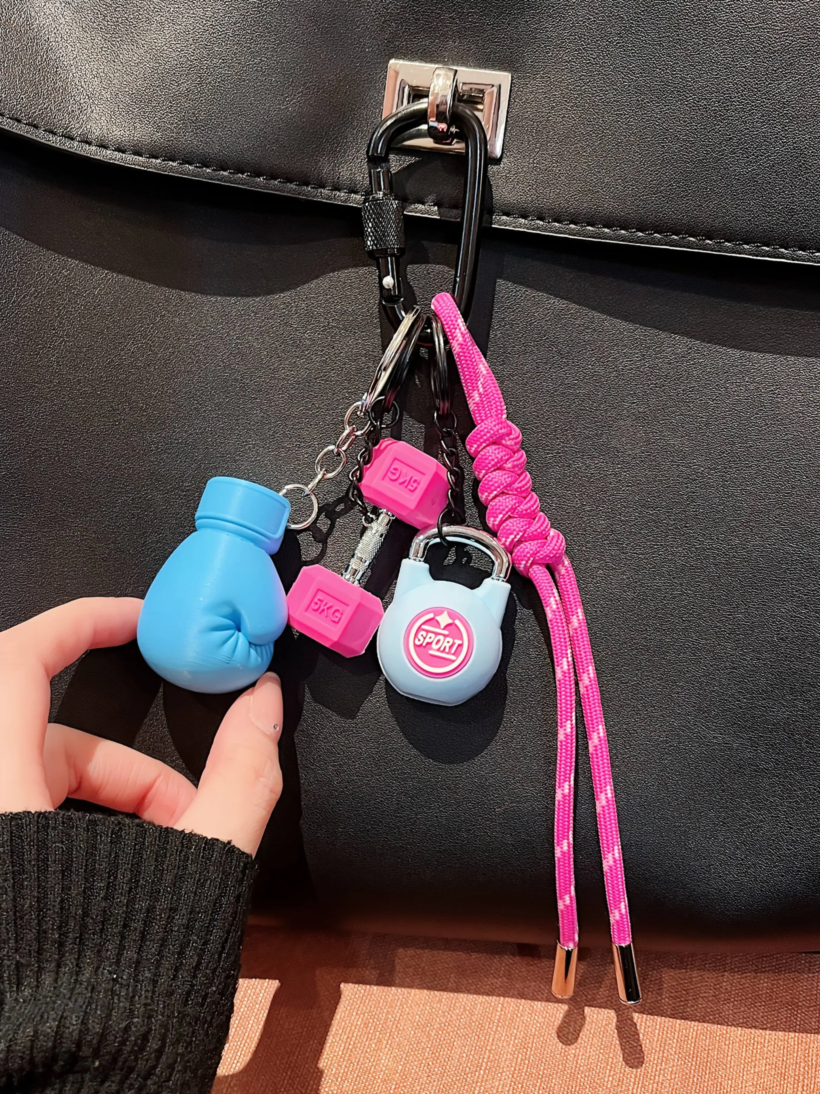 Creative Fitness Accessories Keychain Set-Punching Boxing Gloves keychain Dumbbell Keyring Barbell Weight Plate Pendant Kettlebell Key Ring Braided Woven Rope Charms keyring Ornaments DIY Car Hanging Chain Purse Charm Gift Keychain For Bags