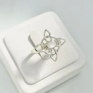 Sterling Silver 925 Mother of Pearl Knot Ring