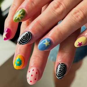 24 pcs of almond-shaped acrylic press on nails gift box, Nail Art Design, sweet and cool playful style, cute red and yellow five-pointed star graffiti, gentle green daisy love critical spiral pattern dopamine polka dot HyunA style fake nails