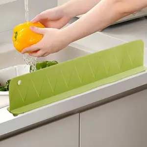 Kitchen Sink Silicone Splash Guard, Splash Proof - Non-slip, easy-to-clean countertop divider, comes with suction cups, suitable for standard sinks, prevents water stains and clutter, ideal for home and restaurant use, kitchen sink accessory
