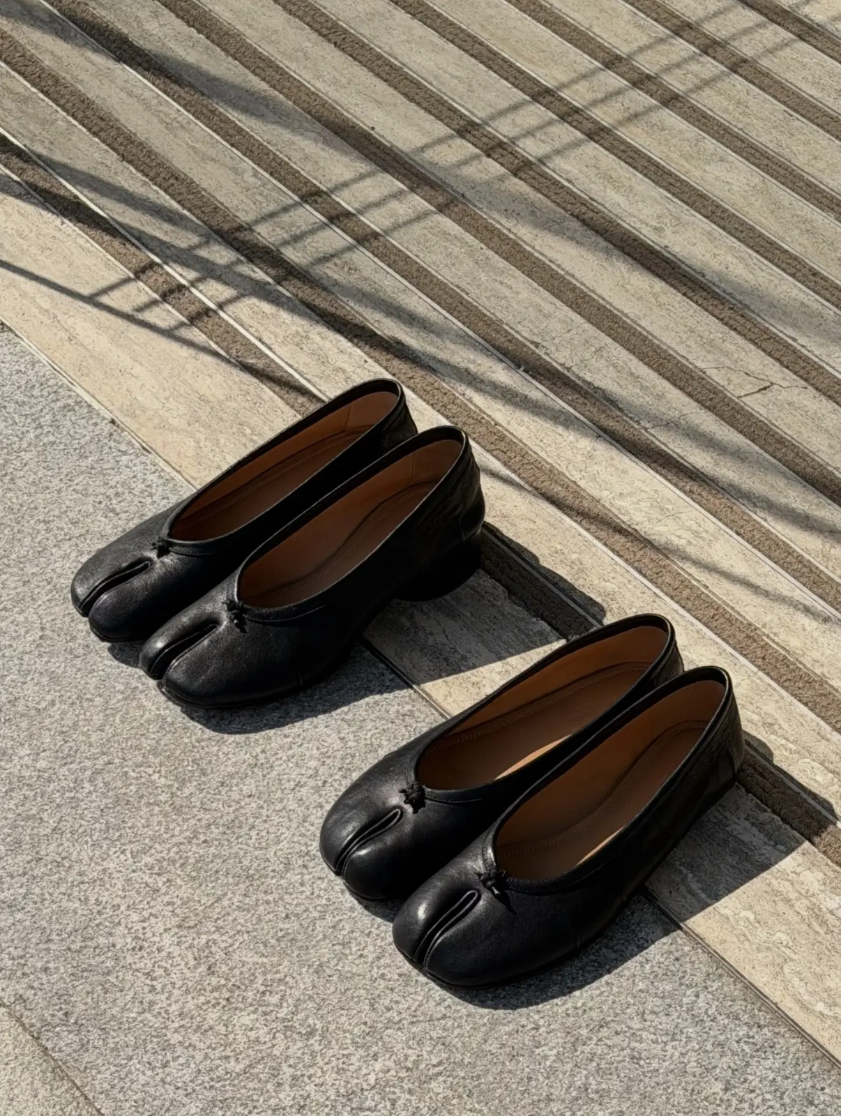 Women's Classic Tabi Ballet Flats - Low Heel, Split & Round Toe, Plain Casual Pleated Leather, Lightweight Flexible, Comfortable Insole, Anti-Slip Sole