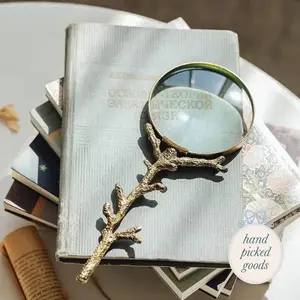 Handheld Magnifying Glass