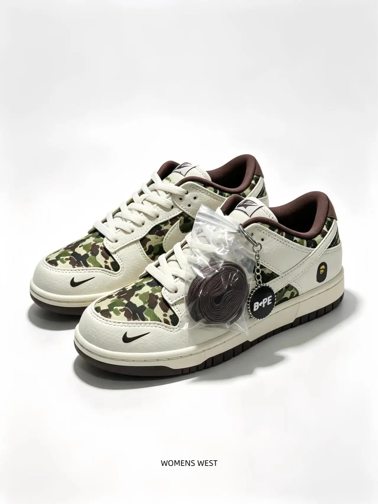 Cream camouflage spliced low-top sneakers with delicate small swoosh design, unique mixed style, an ideal option if you want distinctive everyday footwear.