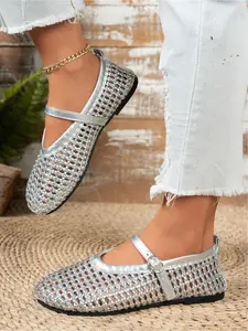 Solid hollow woven Mary Jane flats with square toe buckle, great for commuting and dating