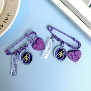 1pc Katseye & D Emon Hunter Acrylic Pin, Kpop Fan Collection Accessory, Valentine's Day Party Costume, Christmas Socks Filler Gift