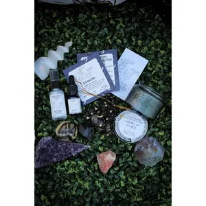 Capricorn Ritual Kit | Zodiac Self-Care Gift Set | Candle, Ritual Oil, Cleansing Spray, Smoky Quartz Crystal & Charm