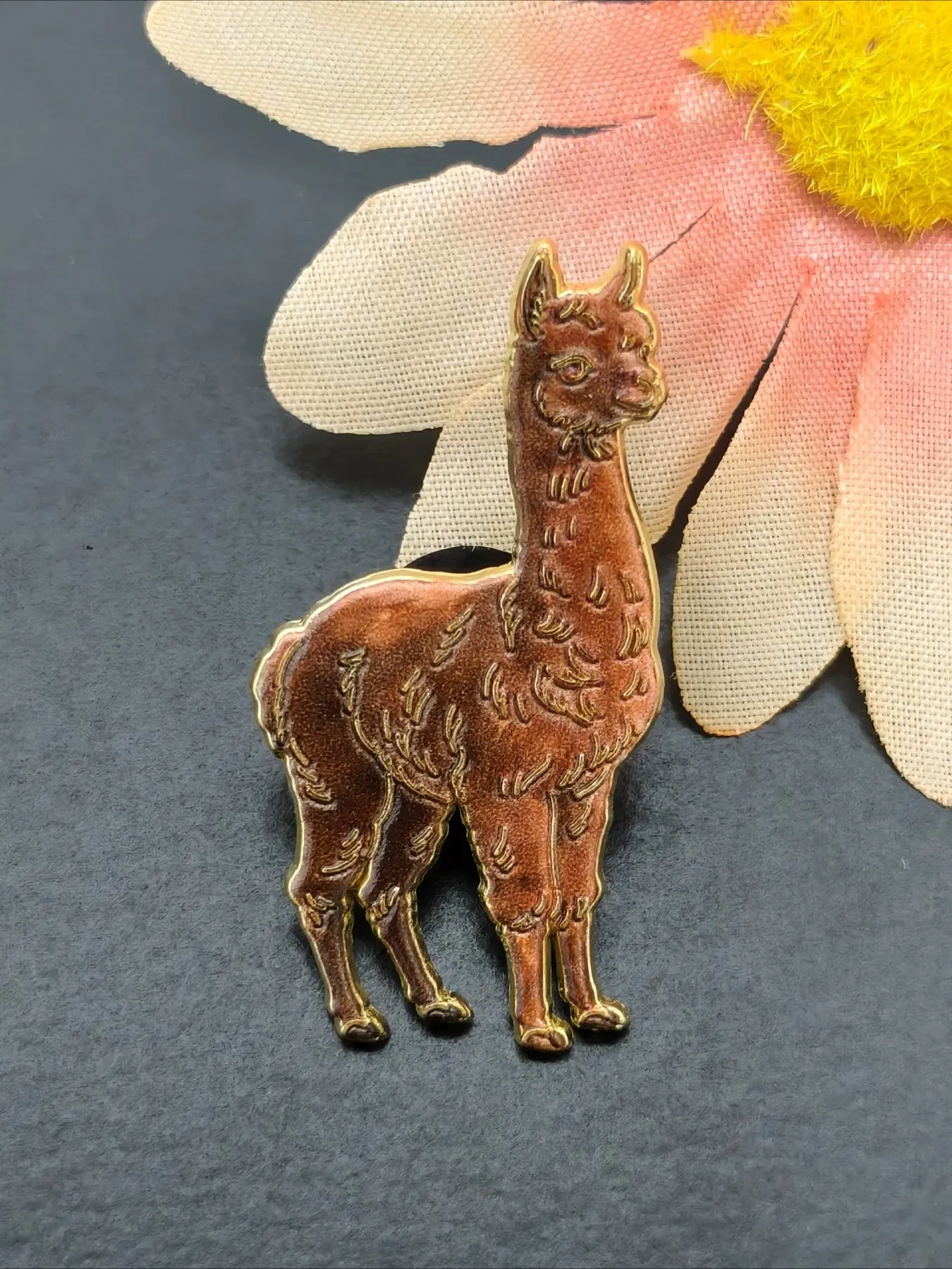 Cute Brown Alpaca Enamel Pin, Realistic Llama Animal Brooch Alloy Lapel Badge for Backpack Jacket
