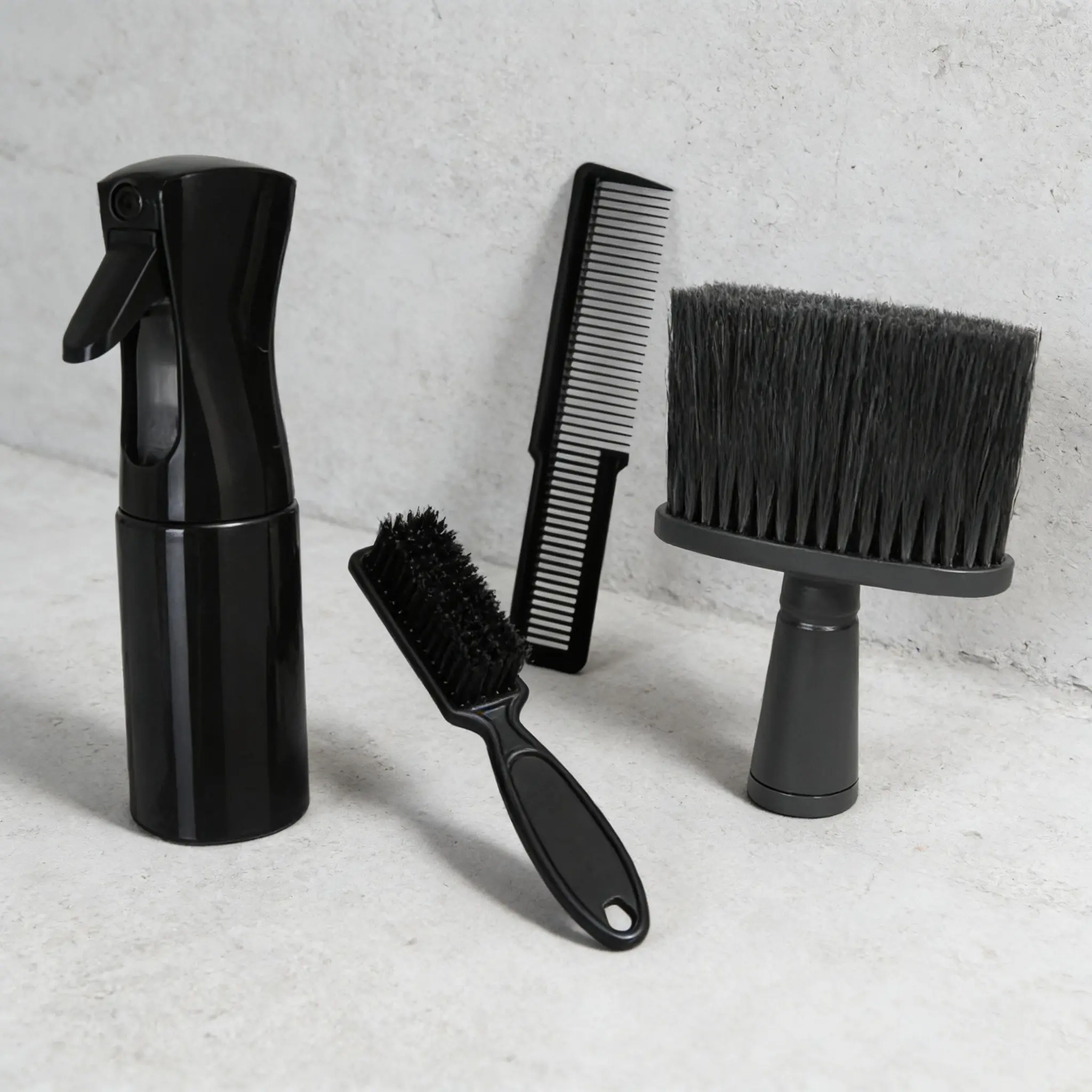 4-Piece Hair Styling Tool Set, Hairdressing Tool Set, Includes 200ML Spray Bottle, Styling Comb, Oil Brush, Clipper Brush, Barber Tools for Salons, Haircare Equipment, Heatless Styling Tool, Barber Supplies, Barber Accessories