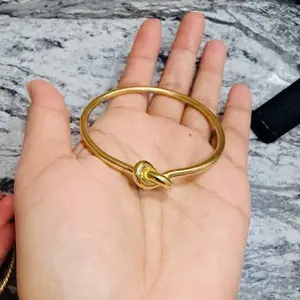 Pure Panchadhatu Non Tarnished Daily Use Knot Bangle for Women Elegant