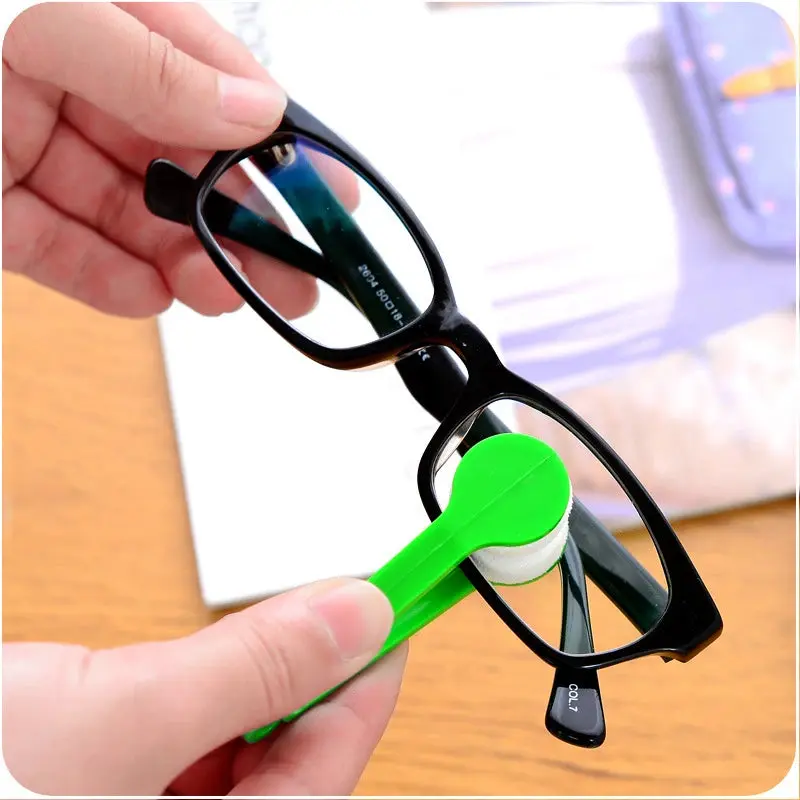 Portable Multifunctional Mini Eyewear Cleaner Brush with Microfiber Wiping Tools