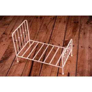 Vintage Bed - White Model 2