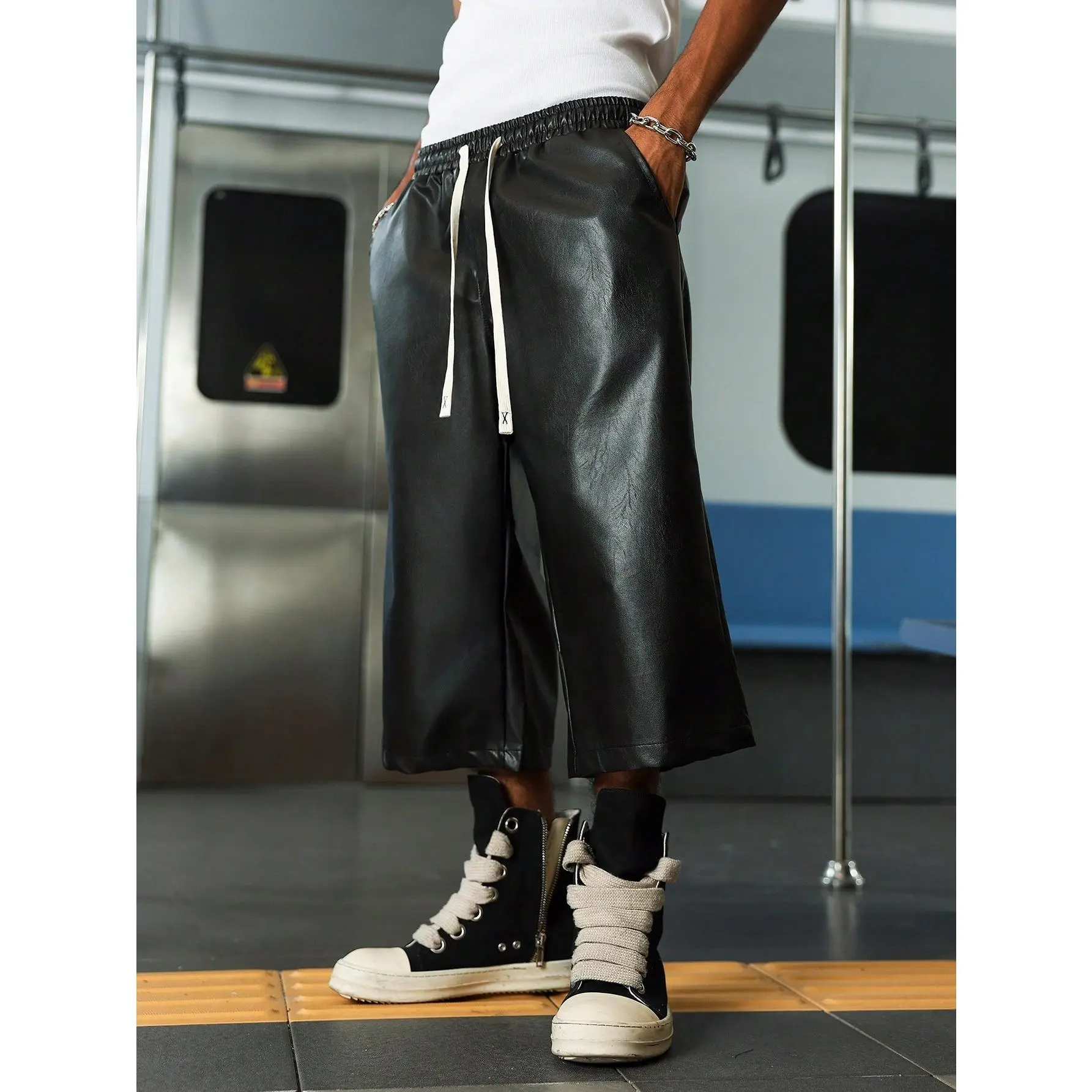 Unisex Elastic Waist Drawstring Loose Casual Capri Shorts Summer Streetwear 2026