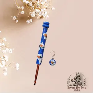 Polymer clay koi fish scene crochet hook / blue glitter koi pond crochet hook / clay garden koi fish crochet hook knitting accessory