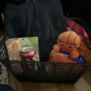 Product Review of Gap Men's Adult VintageSoft Arch Logo Zip Hoodie  - Gender Neutral from W**r