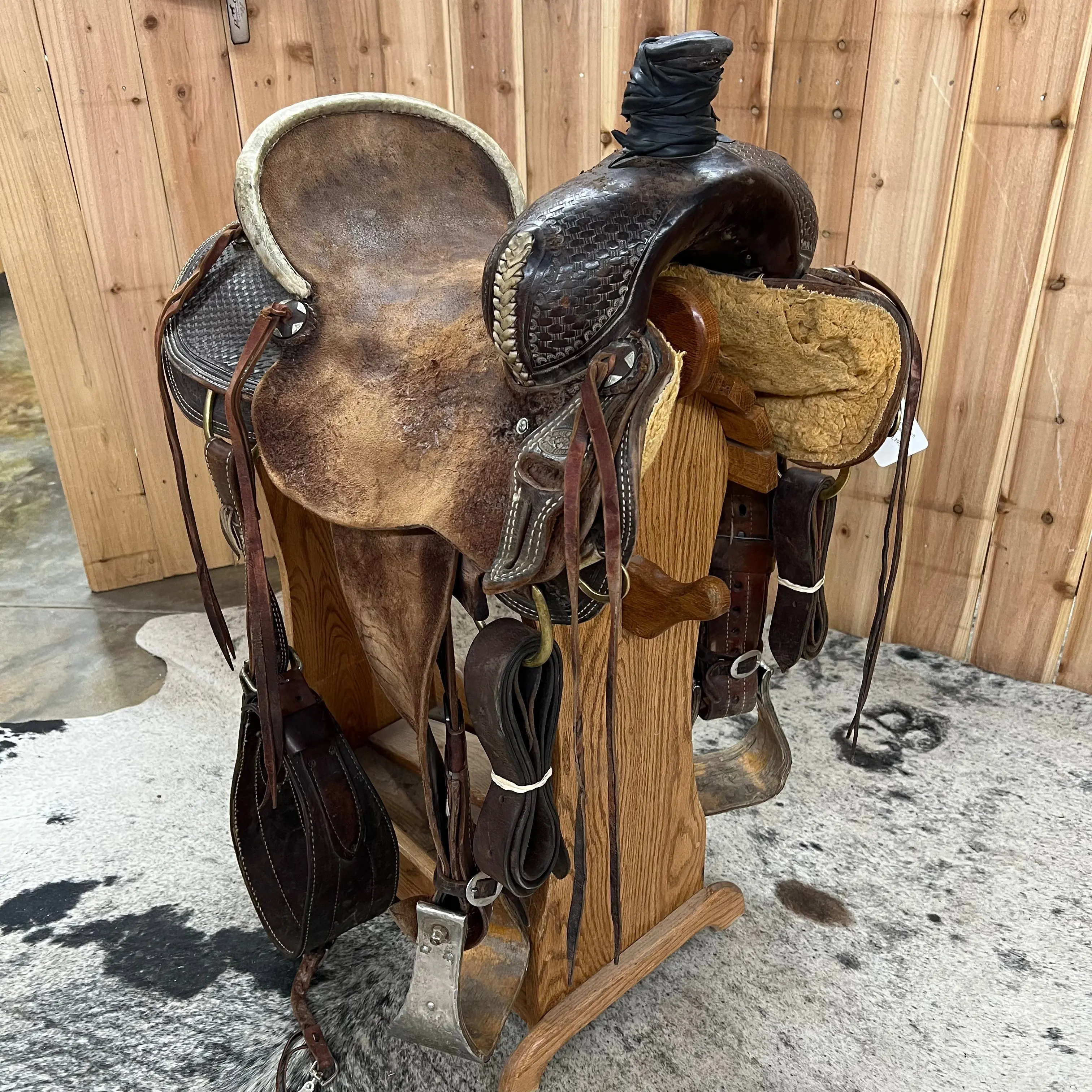 Used Heart of Texas Elite Ranch Saddle, 15.5" Seat