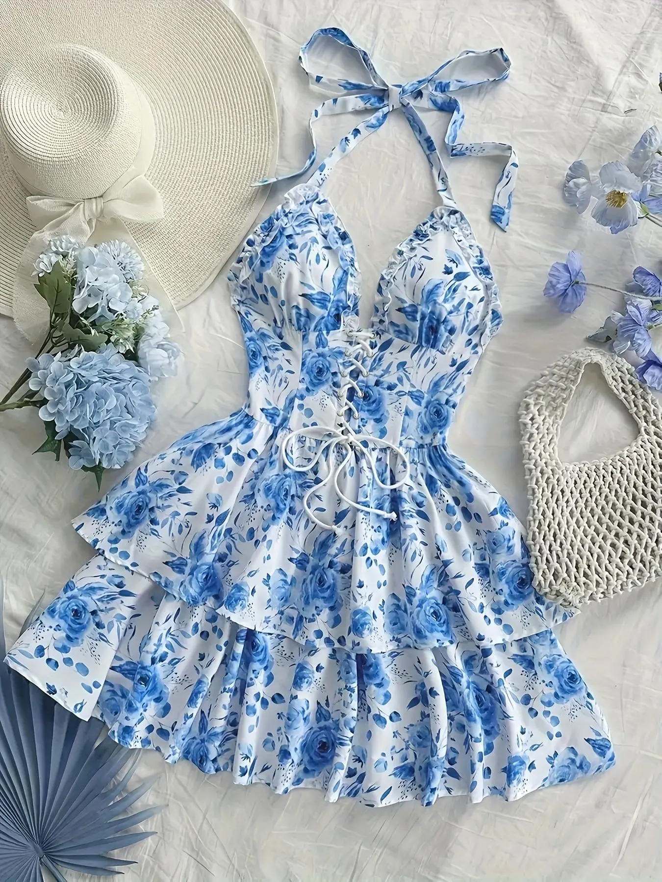 Vintage Style Blue and White Watercolor Rose Print Halterneck Mini A-Line Dress with Lace-Up Vintage Style Blue and White Watercolor Rose Print Halterneck Mini A-Line Dress with Lace-Up