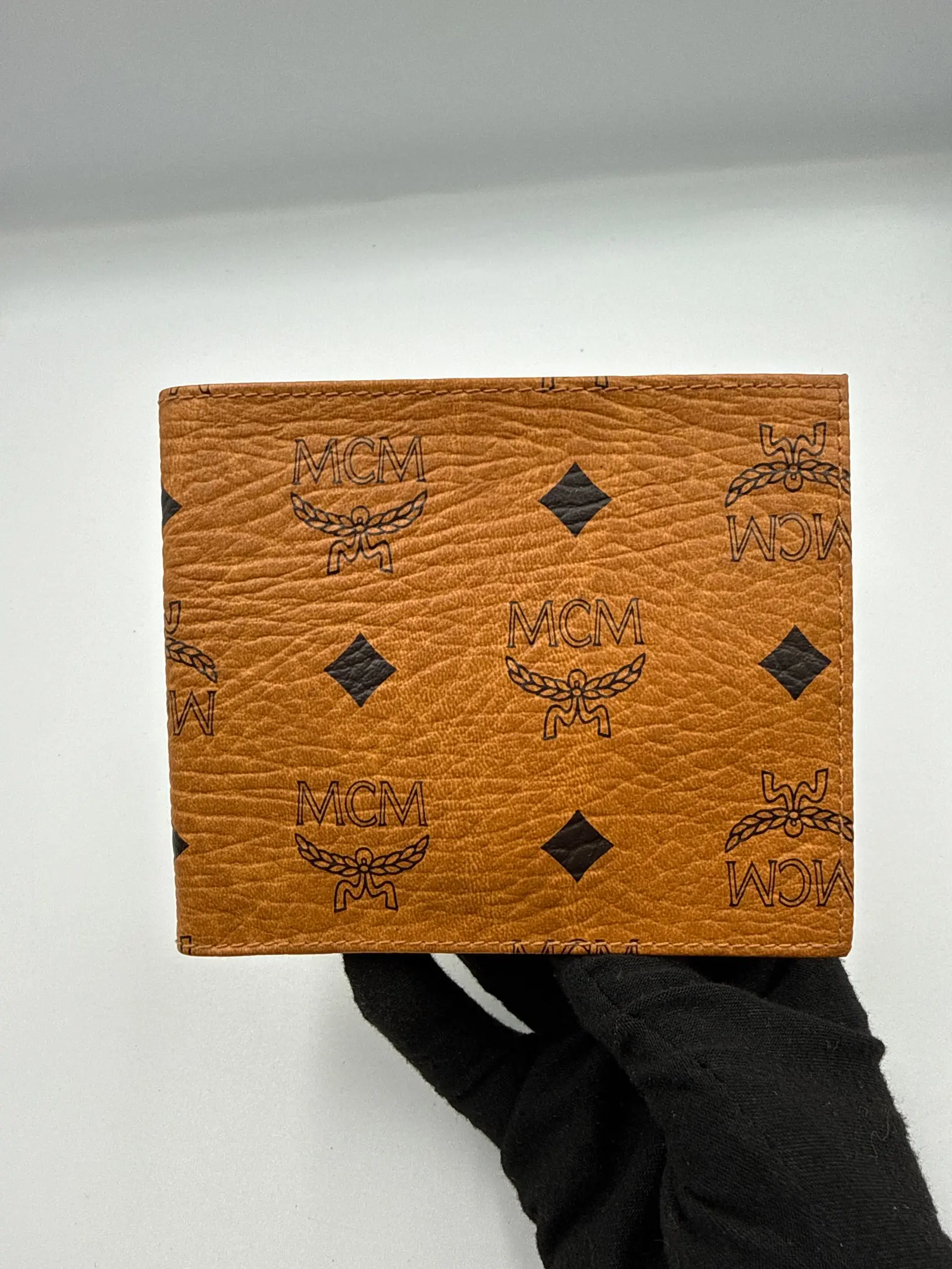 Pre-owned MCM mens wallet brown #5520 pre owned