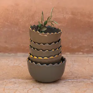 Green Scallop Edge Ceramic Bowl