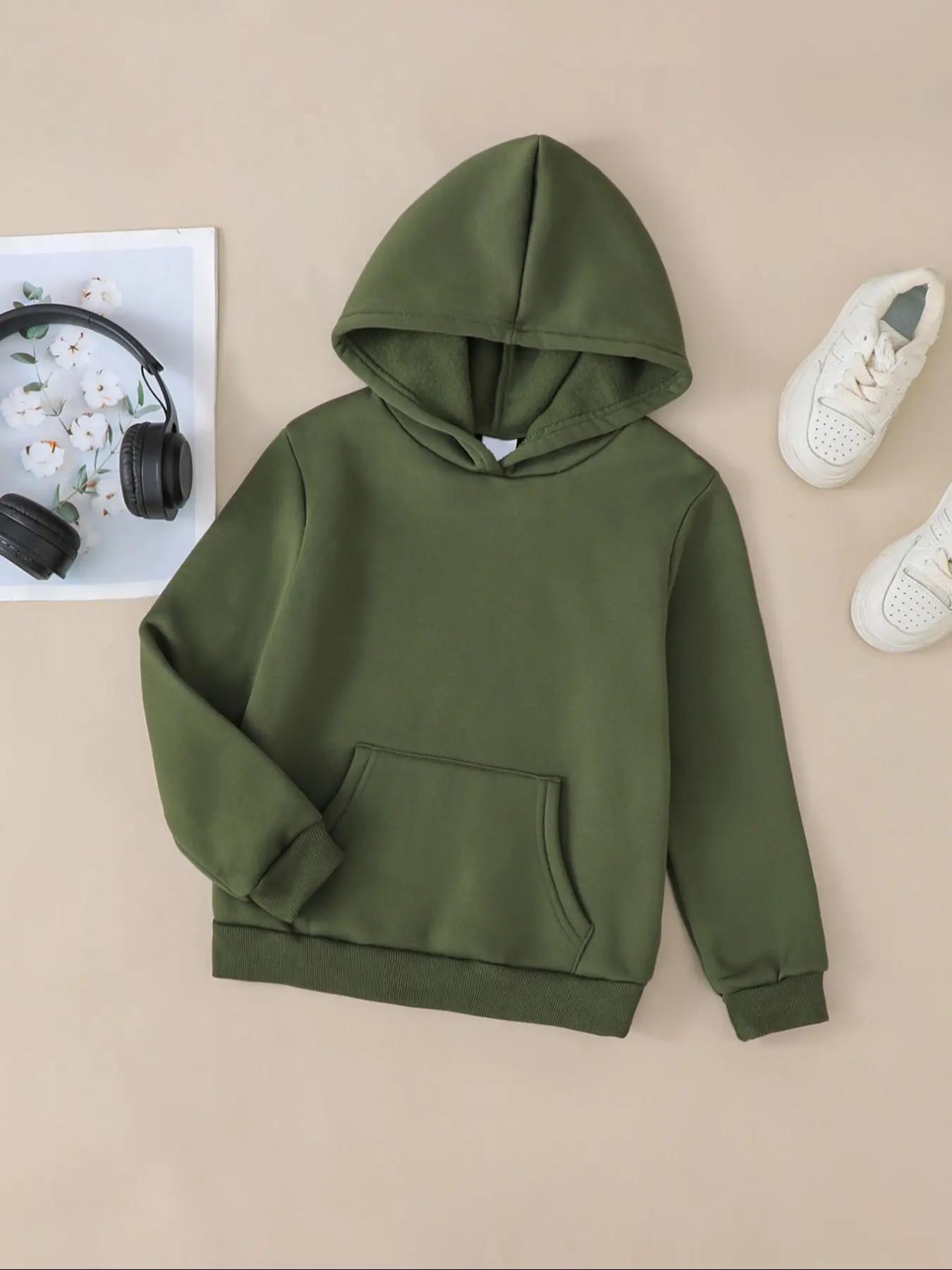 Boys' Winter Fleece Hoodie, Cute Cozy Sweatshirt, Comfortable Cartoon Design, Casual Fit for Young Boys, Perfect Gift for Fashion Lovers
