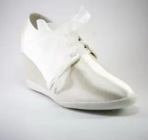 Vintage-Inspired Ivory Satin Wedge Bridal Shoes – Size 8.5