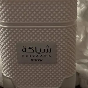Product Review of Khadlaj Shiyaaka Snow for Men Eau de Parfum Spray, 3.4 Ounce from I**y O**a