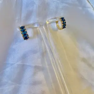 Argollas pequeñas en diferentes colores con cierre click