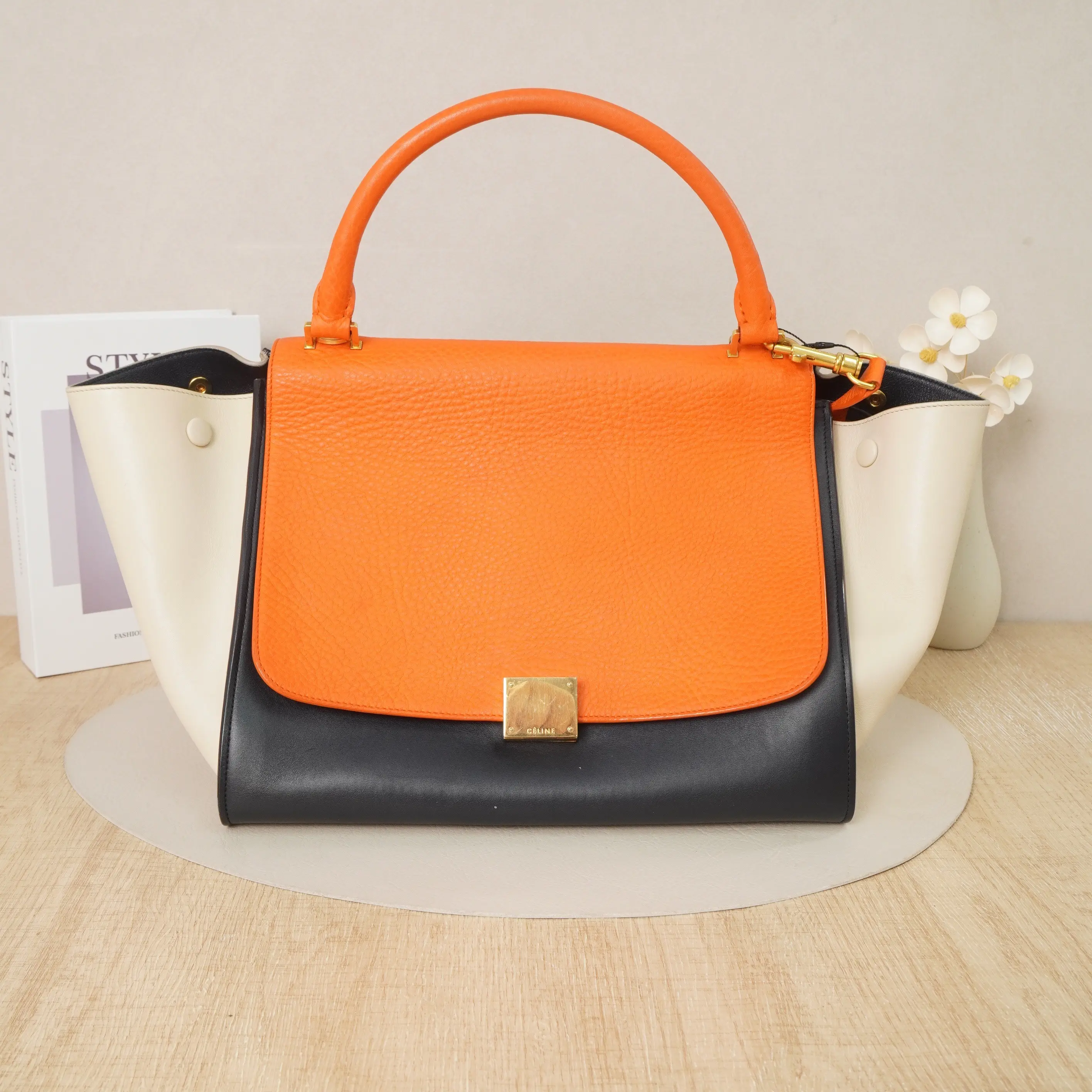 Pre-owned Celine Calfskin Shoulder Bags Trapeze Tri Color Leather Handbag D8061202