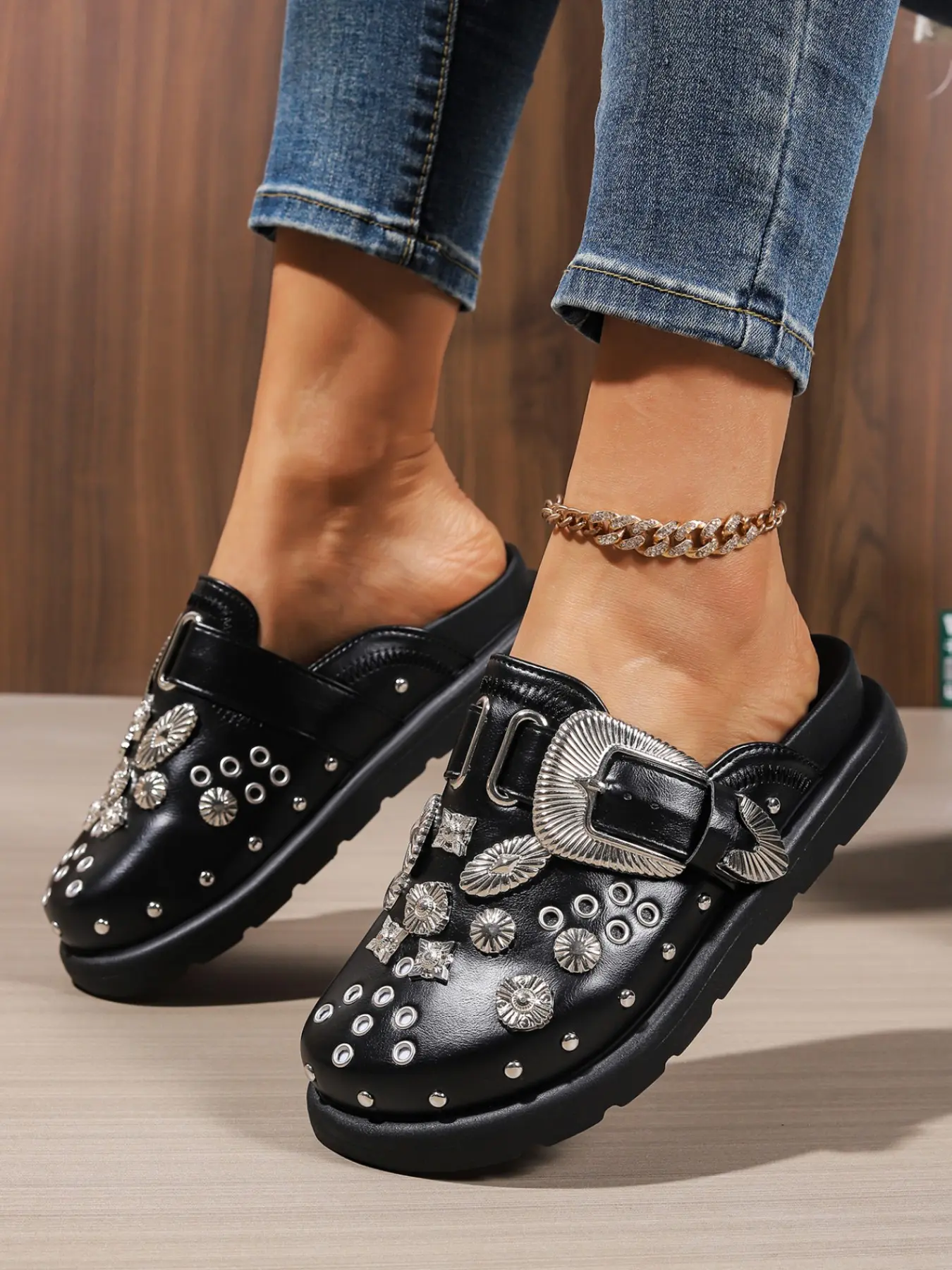 Women's Punk Style Mule Sandals, Pu Leather Mules, Stud Decor Slip On Flat Sandals with Buckle Strap, Fashion Casual Shoes for Everyday Outfits Footwear Rubber