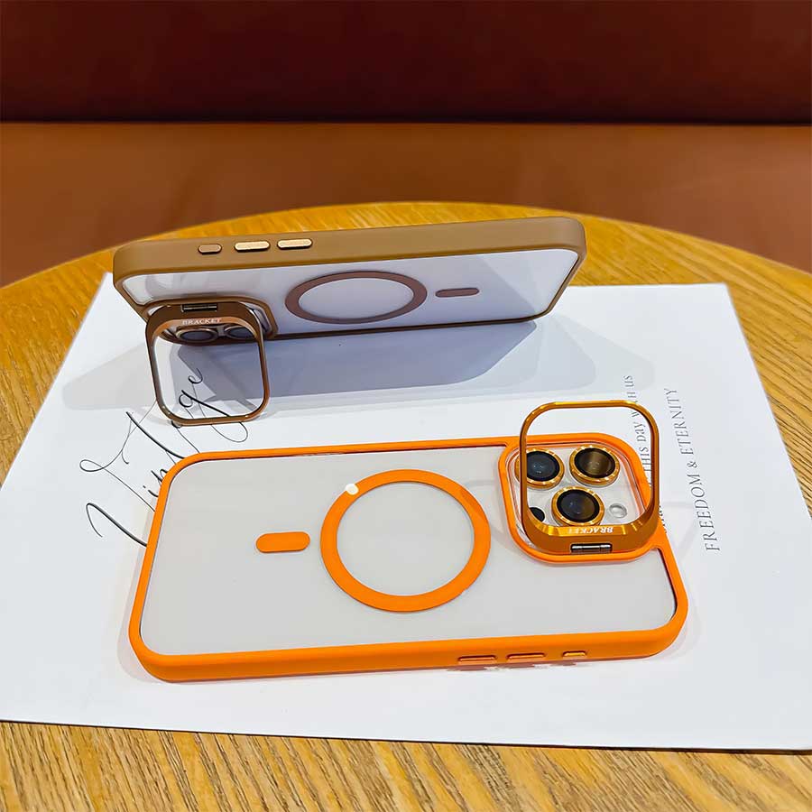 TPU Shockproof Transparent Phone Case with Orange Lens Bracket, Vintage Christmas Bookshelf-Books-Teacup-Candle Print, Fashion Versatile Protective Cover for Multiple iPhones (17 Pro Max,16,16 Plus,15,14,13,12), Ideal Holiday Gift