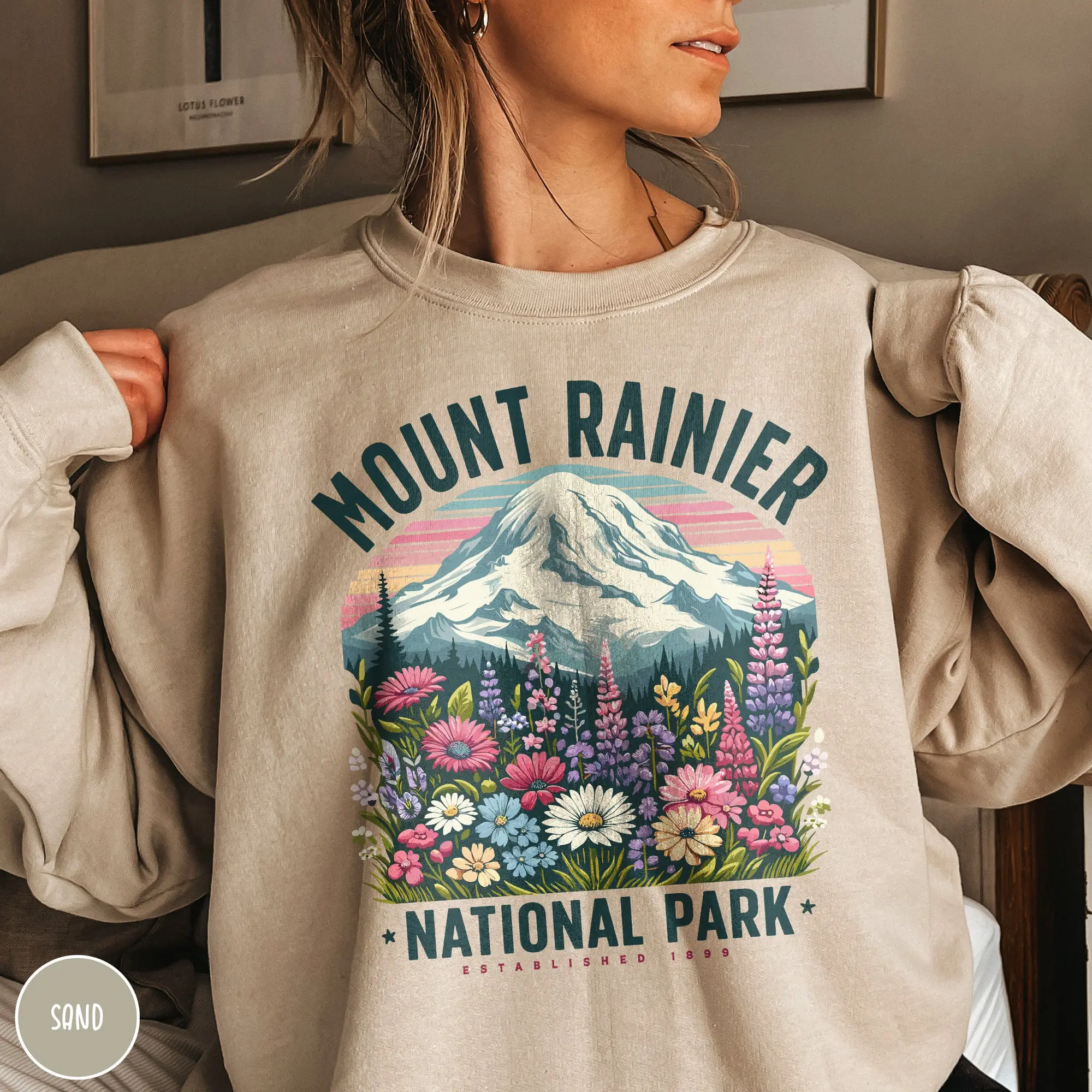 Mount Rainier Sweatshirt Wildflower Sweatshirt Mount Rainier National Park Sweatshirt Granola Aesthetic Washington Sweatshirt Forestcore Tee
