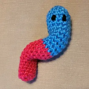 Crochet gummy worms for cats