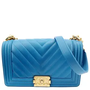 Pre-owned CHANEL Leather Shoulder Bags Medium Boy Flap Chevron Quilted Calfskin Shoulder Bag Blue