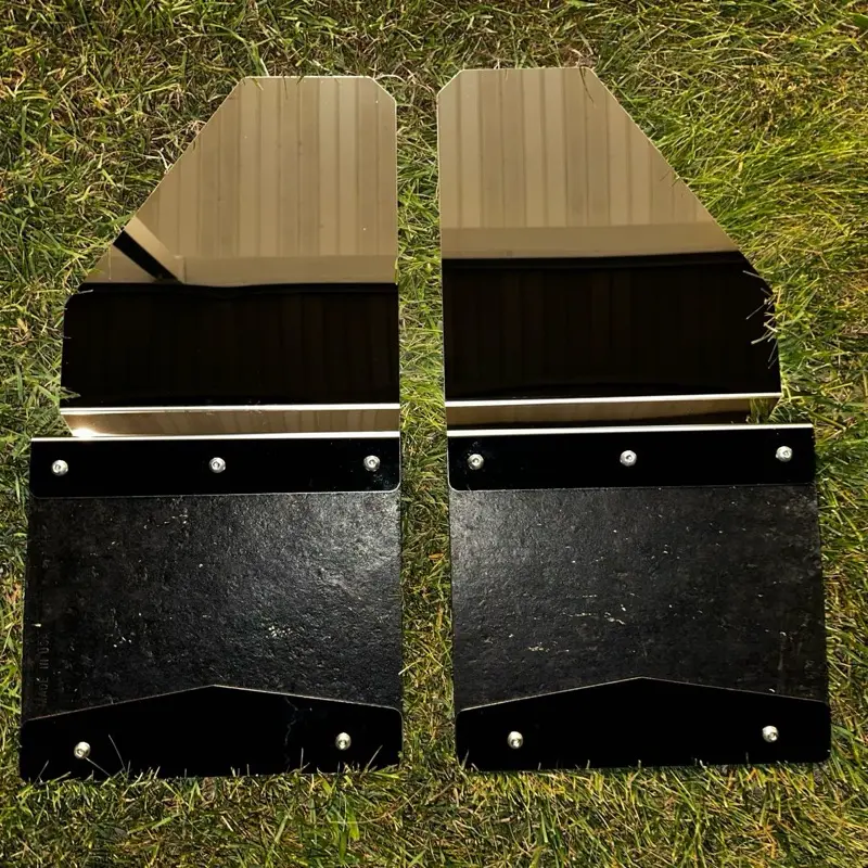 Kickback mud flaps