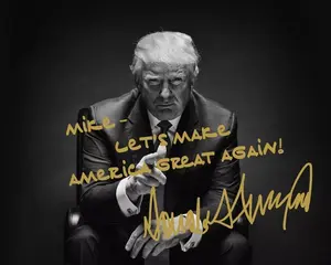 No Framed, Poster President Trump Gold Autographed Poster