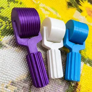 Diamond Painting Roller Tool with Ergonomic Handle 10.5 x 3.7 x 4 cm Smooth Surface DIY Craft Kit Accessory for Arts and Crafts Projects Light Eye Therapy Mask anti-blue magnetic step