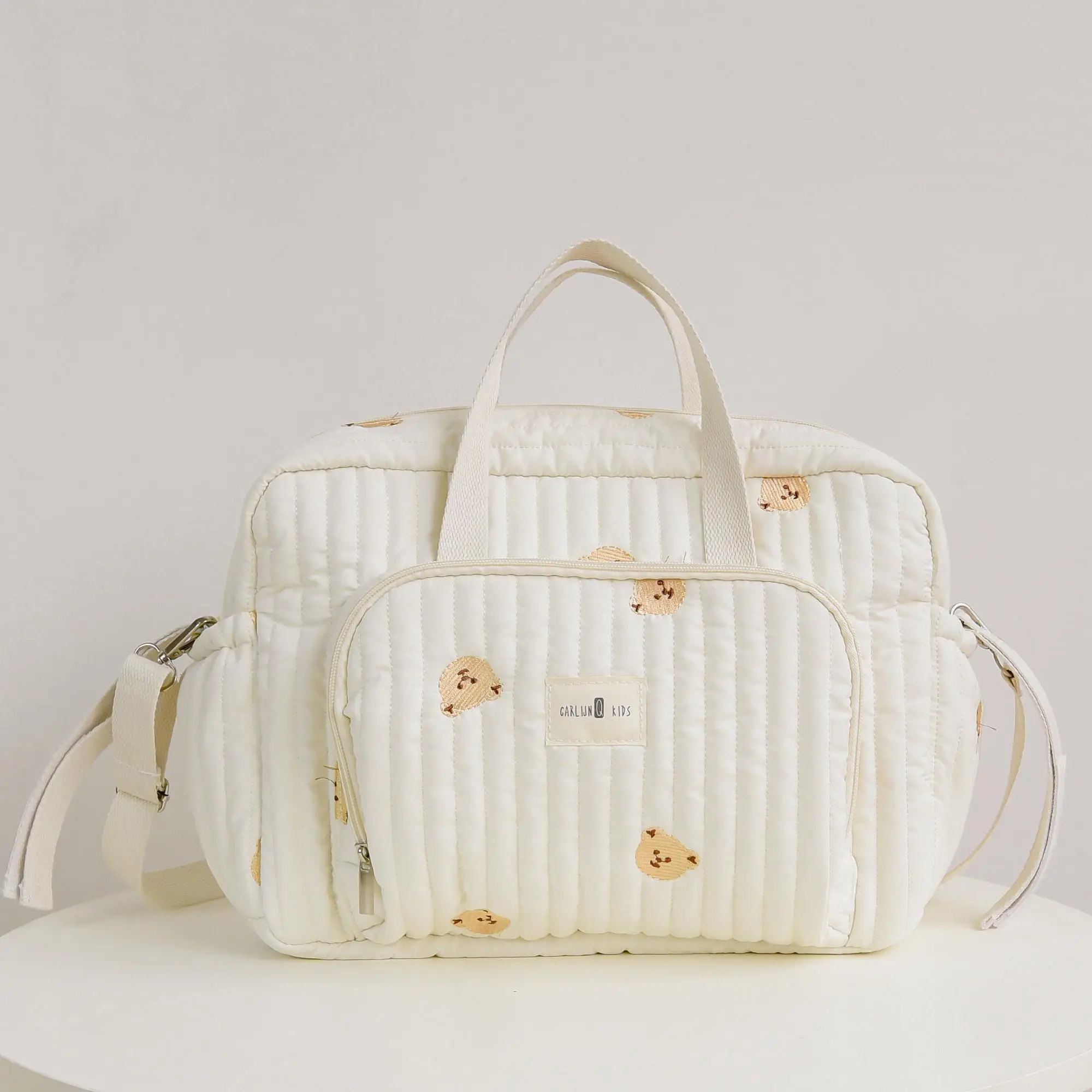 Portable Large Capacity Diaper Bag, 1 Count Quilted Embroidery Travel Bag, Fashionable Diaper Bags for Outdoor Use, Baby Travel Essentials